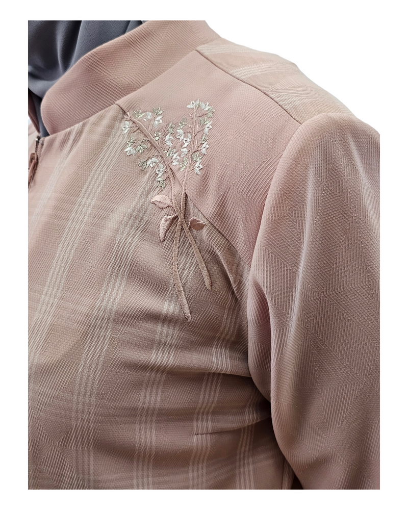 Leila Pardesu Abaya